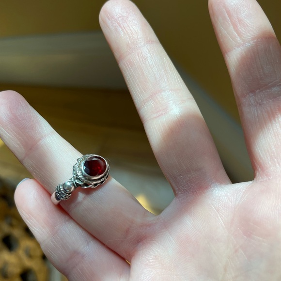 Vintage Sterling silver and garnet ring , size approx 4.5 - 5 - Picture 5 of 13